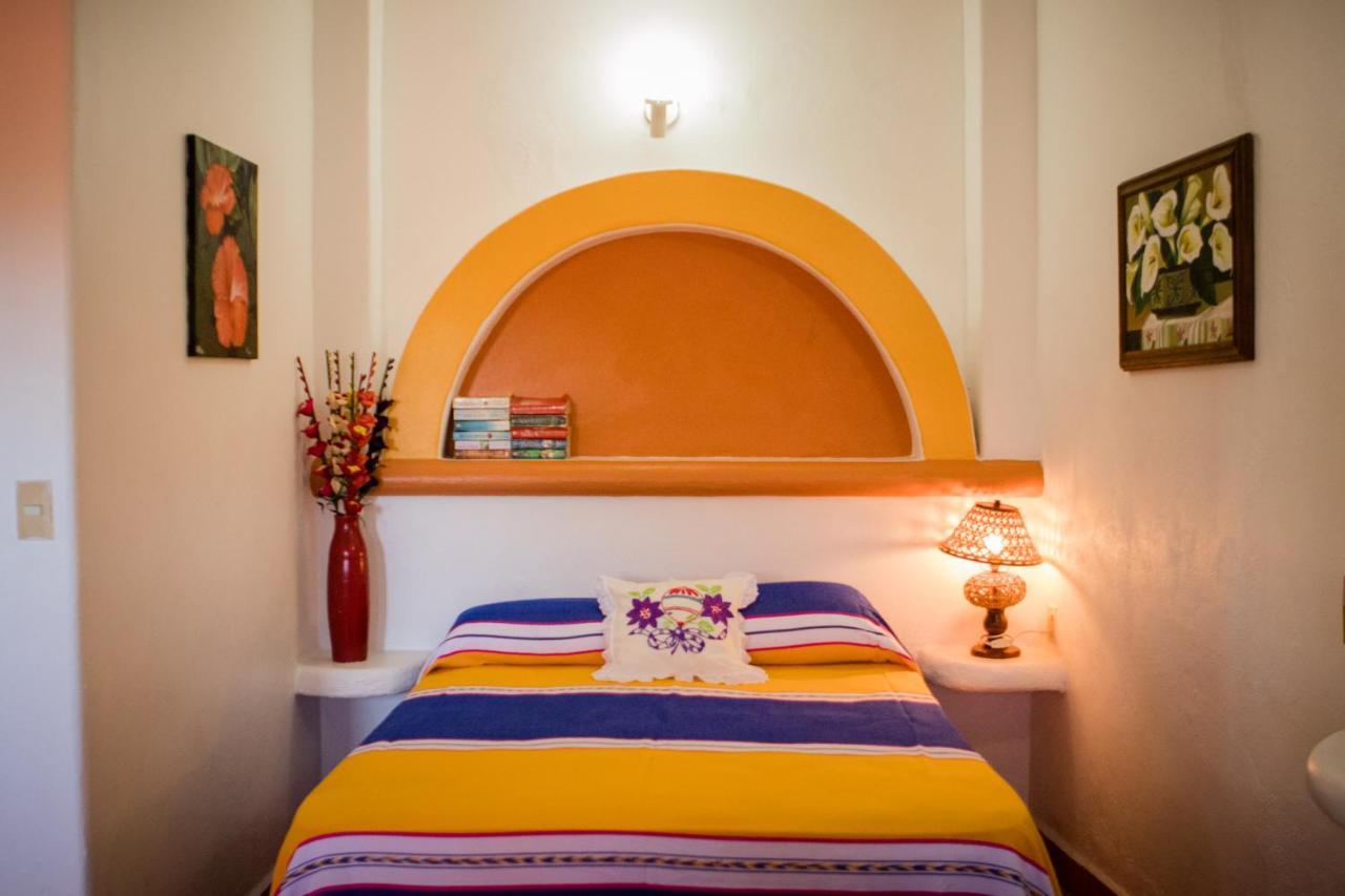Casa Adriana Hotel Zihuatanejo Exterior photo